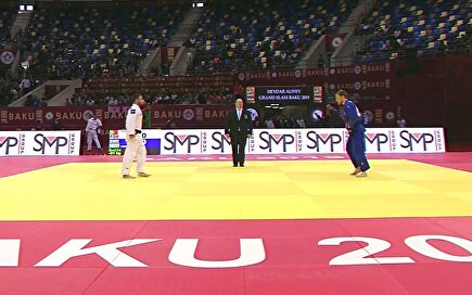 El insólito momento en el que un judoka es descalificado al caer su móvil