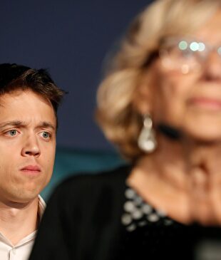 Íñigo Errejón y Manuela Carmena en una imagen de archivo. |  EFE