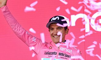 Richard Carapaz, con la maglia rosa de líder del Giro de Italia. |  EFE
