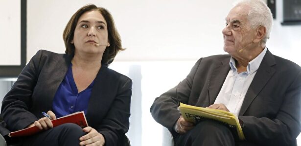 Ada Colau y Ernest Maragall durante un debate electoral. |  EFE