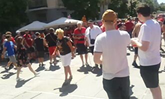 Hinchas ingleses empiezan a inundar el centro de Madrid