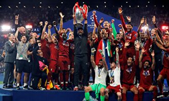 Klopp y su Liverpool levantan la orejona |  EFE