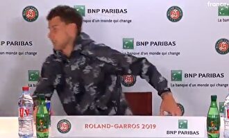 Discordia en Roland Garros: Serena echa a Thiem de la sala de prensa para no esperar