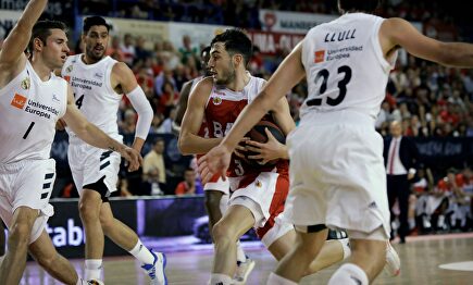 El Real Madrid se cuela en semis por la vía rápida. |  EFE