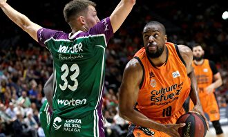 El Valencia vence a Unicaja y se cita con el Madrid en semifinales (79-76)