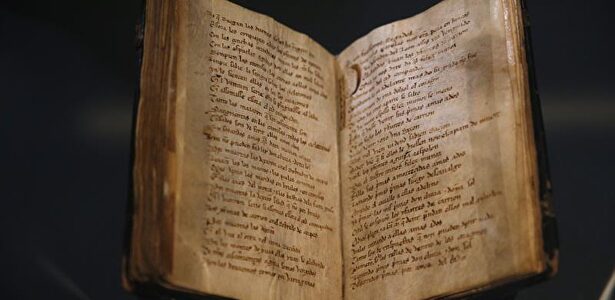 El Códice de Vivar que se expone durante 15 días en la BNE |  EFE