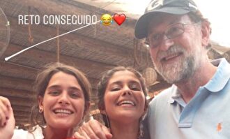 Rajoy causa sensación en la despedida de soltera organizada por María Pombo