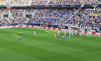 El Málaga consigue el tercer puesto tras ganar al Elche (3-0)