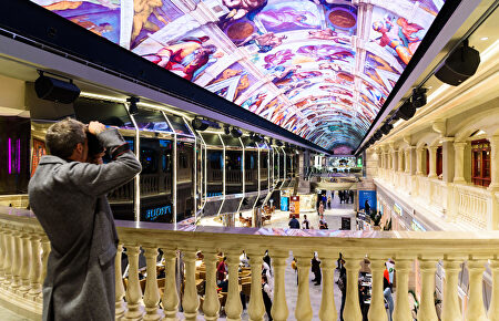 En el interior de un megacrucero: 19 pisos y miles de kilos de comida 