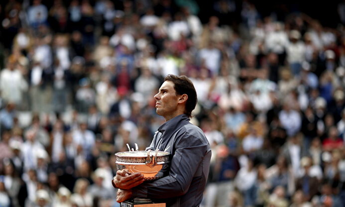 Rafa Nadal, tras ganar su último Roland Garros. |  EFE