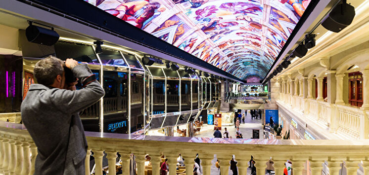 En el interior de un megacrucero: 19 pisos y miles de kilos de comida 