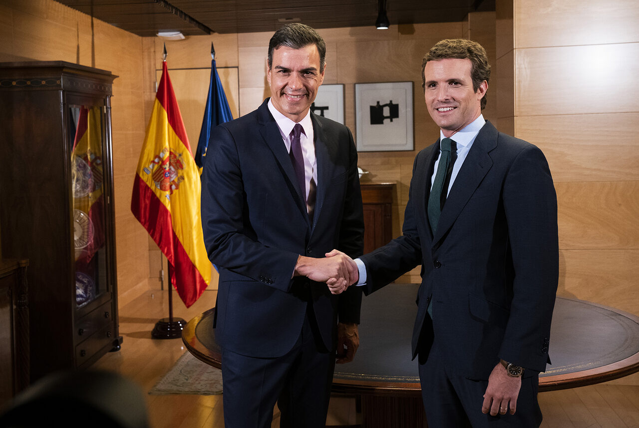 Pedro Sánchez y Pablo Casado |  David Mudarra