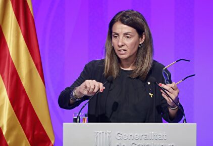 La portavoz de Quim Torra, Meritxell Budó en rueda de prensa este martes |  EFE