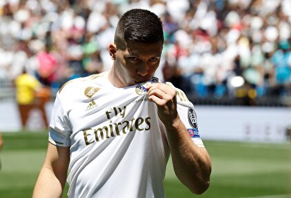 Luka Jovic, el día de su presentación con el Real Madrid. |  EFE
