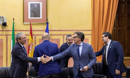 unta y Vox firman acuerdo aprobación Presupuestos Andalucía 2019 y 2020 |  EFE