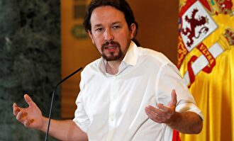 Pablo Iglesias en Moncloa tras una de sus reuniones con Sánchez. |  EFE