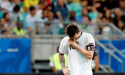 Leo Messi no levanta cabeza con la albiceleste. |  EFE