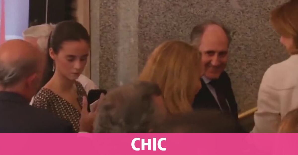 El Rifirrafe Entre La Infanta Elena Y Su Hija Victoria Federica Por El Tirante Del Sujetador Chic