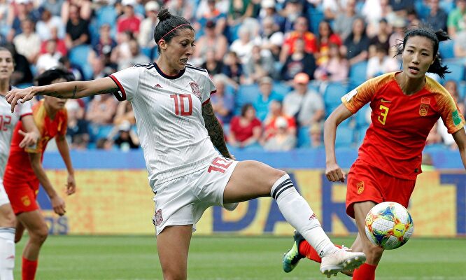 Jennifer Hermoso, en acción durante el China-España. |  EFE