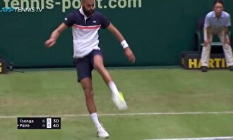 ¡Lo nunca visto!: Tsonga y Paire se ponen a jugar al fútbol tenis en pleno partido