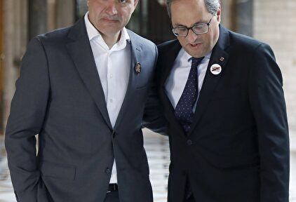 El líder de ERC en el Parlamento catalán, Sergi Sabrià junto al presidente Quim Torra |  EFE