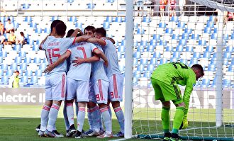 La selección celebra el primer tanto anotado por Dani Olmo. |  EFE