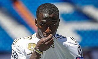 Ferland Mendy, nuevo jugador del Real Madrid |  Cordon Press