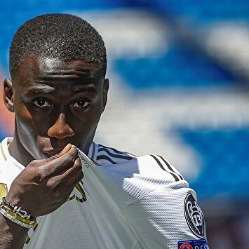 Ferland Mendy, nuevo jugador del Real Madrid |  Cordon Press