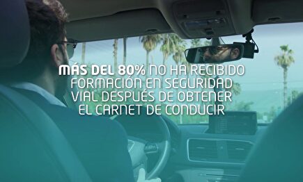 Uno de cada cuatro conductores ha tenido un incidente al volante por el móvil