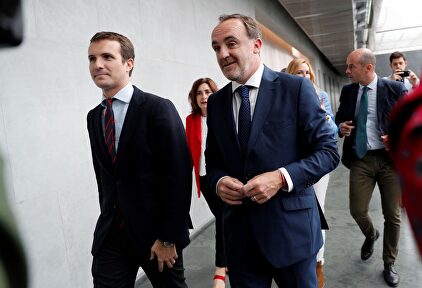 Pablo Casado junto a Javier Esparza en Pamplona. |  EFE