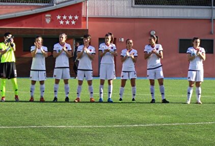 El CD Tacón durante un encuentro ante el Rayo Vallecano B. |  CD Tacón