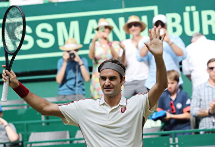 Federer se convierte en el campeón más longevo del tenis. |  EFE