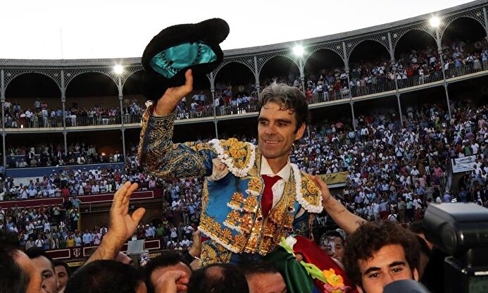 José Tomás deslumbra en Granada y balance de San Isidro 2019
