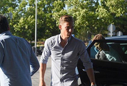 Marcos Llorente, pasando el reconocimiento médico con el Atlético de Madrid. |  EFE