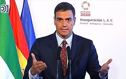 Pedro Sánchez inaugura el "sostenible" AVE a Granada