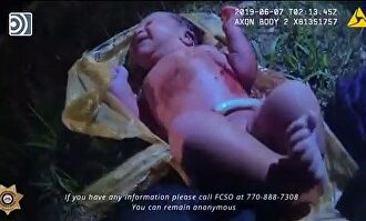 Impactante rescate de un bebé abandonado en una bolsa de plástico