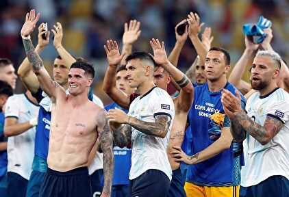 Los jugadores de Argentina celebran la victoria ante Venezuela. |  EFE