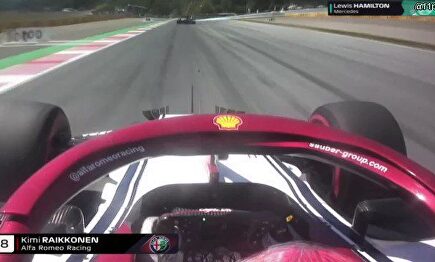 Raikkonen le dedica una peineta a Hamilton