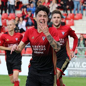 El Mirandés vuelve a la categoría de plata del fútbol español |  C.D. Mirandés