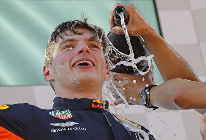 Verstappen adelantó a Leclerc a falta de dos vueltas | EFE