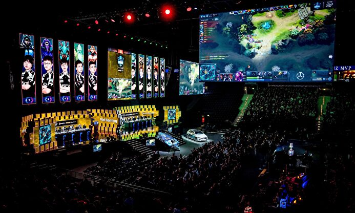 Estadio lleno viendo eSports |  Cordon Press