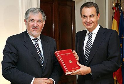 Zapatero y Conde Pumpido en una imagen de archivo. |  EFE