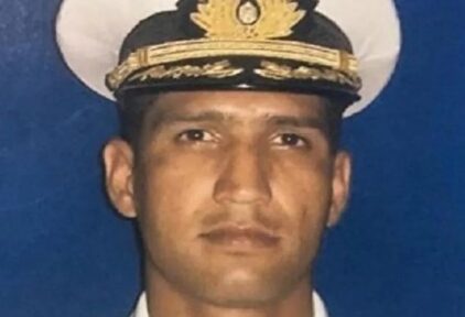 El capitán de corbeta Rafael Acosta Arévalo.