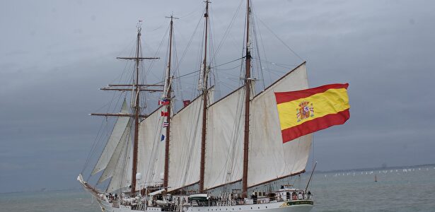 El buque Juan Sebastián de Elcano, navegando |  Flickr-Armada