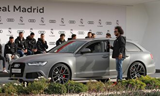 Marcelo con su coche |  Cordon Press