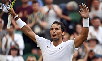 Rafa Nadal celebra su victoria ante Nick Kyrgios en segunda ronda de Wimbledon. |  EFE
