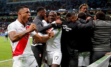 Yotún marcó el segundo tanto de Perú |  EFE