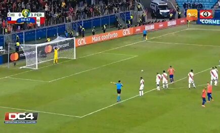 Humillante: pierde 3-0, lanza un penalti a lo Panenka y se lo paran