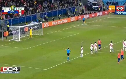 Humillante: pierde 3-0, lanza un penalti a lo Panenka y se lo paran