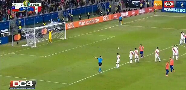 Humillante: pierde 3-0, lanza un penalti a lo Panenka y se lo paran